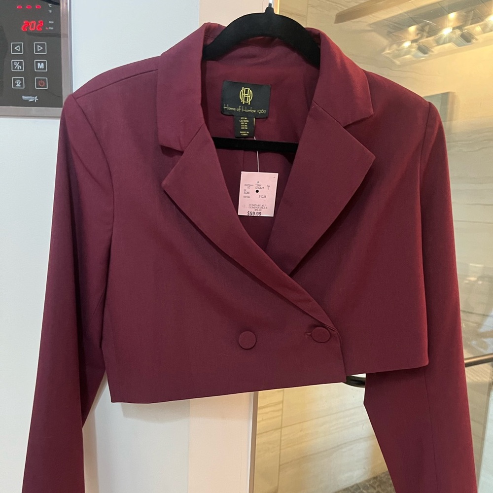 House of Harlow 1960
NWT House of Harlow cropped double breasted
blazer